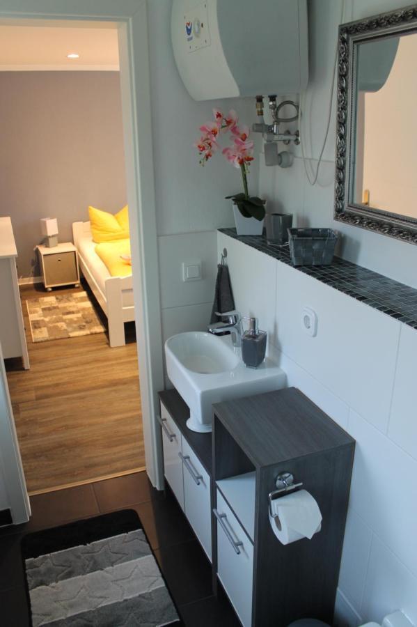 Ferienwohnung In Bodden & Ostsee Naehe サガルト エクステリア 写真